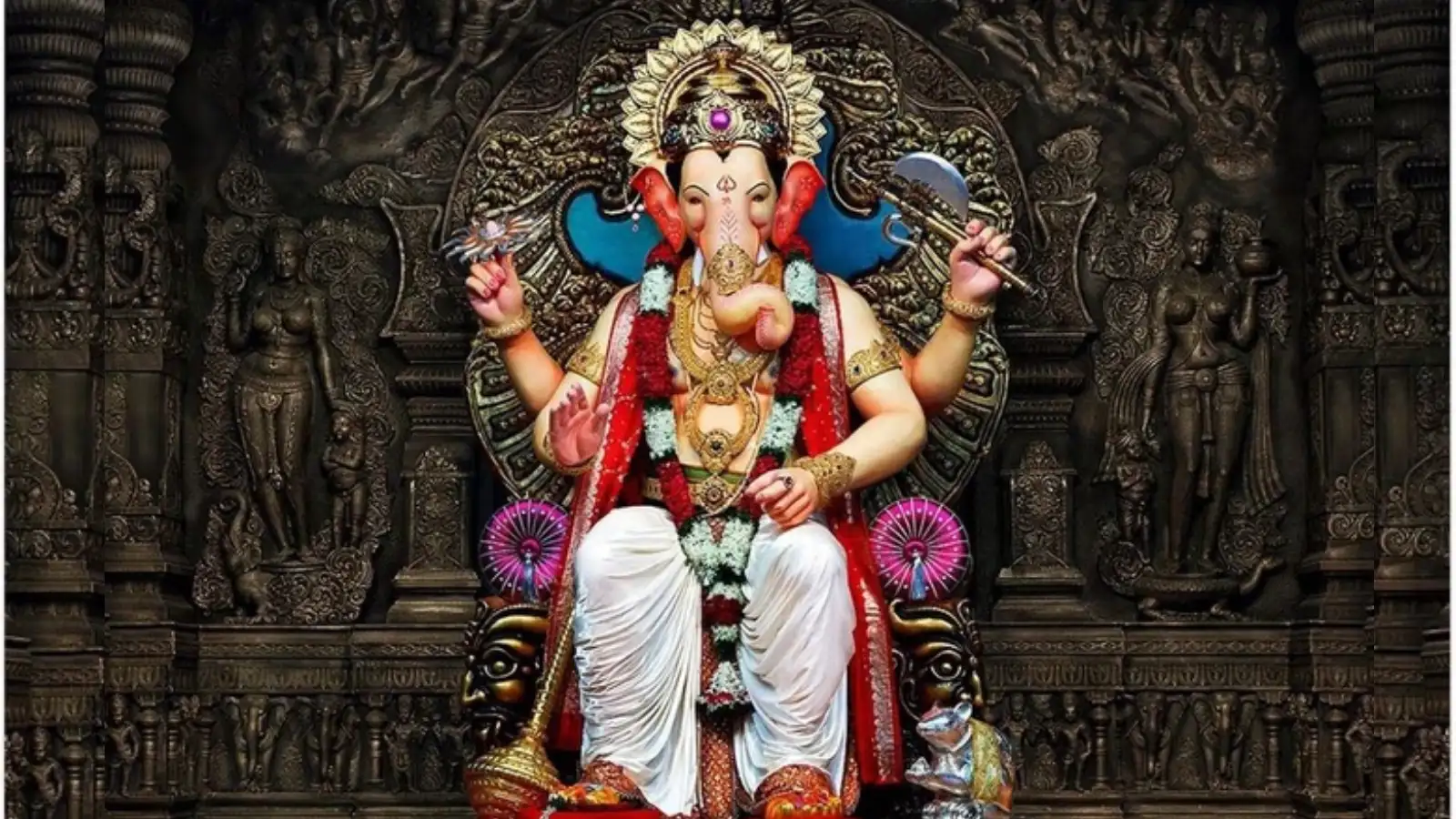 यूट्यूबरकडून रेकी, ‘लालबागचा राजा’ची सुरक्षा वाढवली यूट्यूबरकडून रेकी, ‘लालबागचा राजा’ची सुरक्षा वाढवली