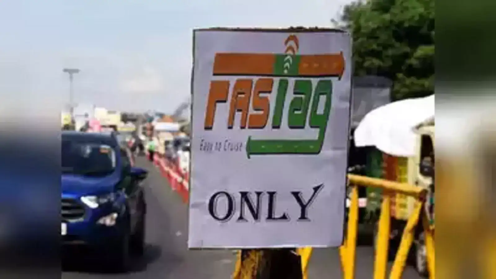 FASTag New Rule: १ एप्रिलपासून सर्व वाहनांसाठी फास्टॅग अनिवार्य; अन्यथा भरावा लागेल दुप्पट टोल FASTag New Rule: १ एप्रिलपासून सर्व वाहनांसाठी फास्टॅग अनिवार्य; अन्यथा भरावा लागेल दुप्पट टोल