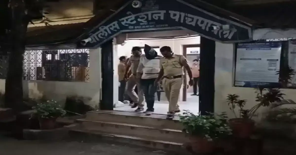 लिव्ह-इनमध्ये राहिले; वारंवार अत्याचार, प्रेयसीच्या आईचे कागदपत्रे वापरून कर्ज, तरुणीची आपबीती ऐकून येईल डोळ्यात पाणी लिव्ह-इनमध्ये राहिले; वारंवार अत्याचार, प्रेयसीच्या आईचे कागदपत्रे वापरून कर्ज, तरुणीची आपबीती ऐकून येईल डोळ्यात पाणी