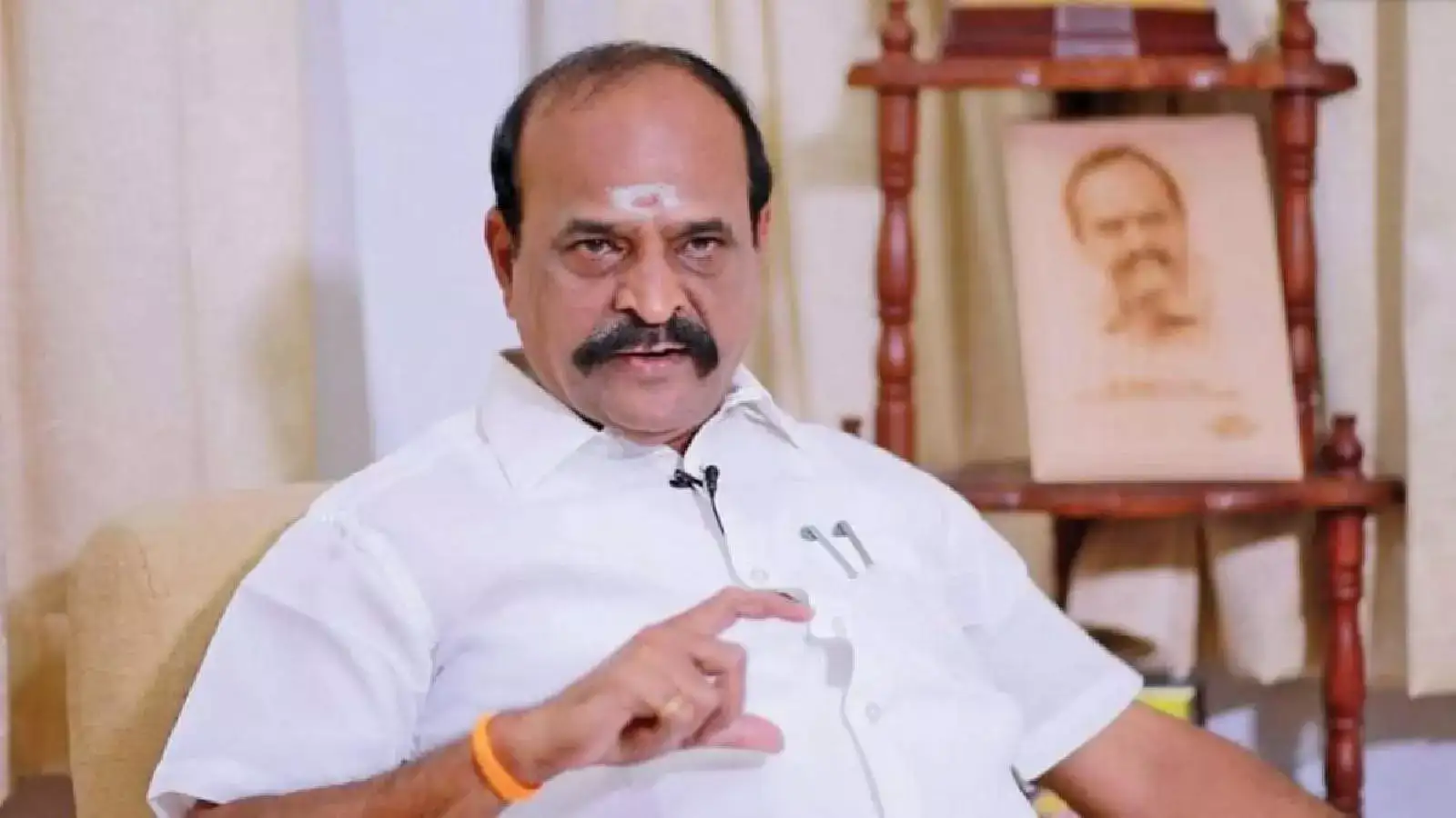 திமுகவை வீழ்த்தி அதிமுக மாபெரும் வெற்றி அடையும்... கடம்பூர் ராஜூ உறுதி! 