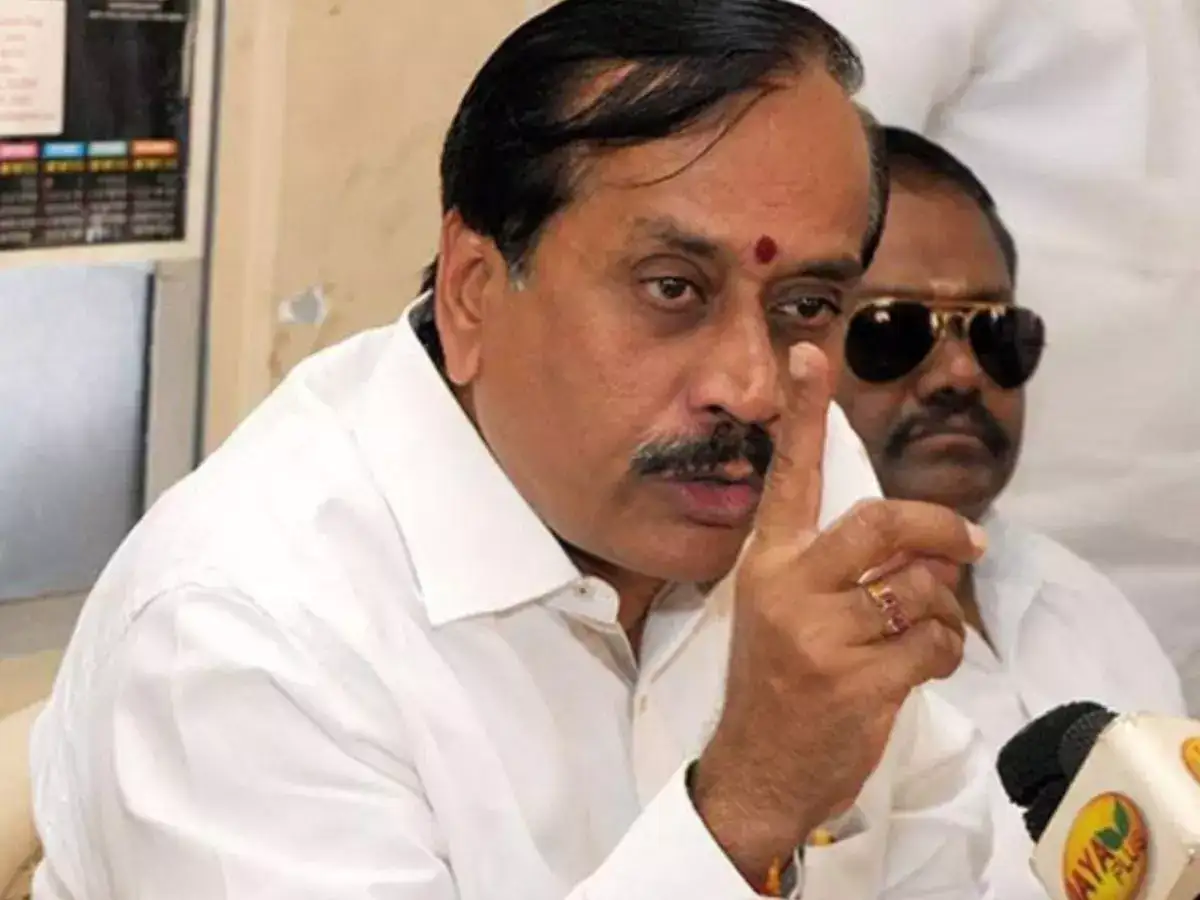 'பல மனைவிகளோடு வாழும் கும்பலுக்கு ஸ்ரீமாரின் கோஷம் எரியத்தானே செய்யும்?' ஹெச் ராஜா கடும் காட்டம்! 