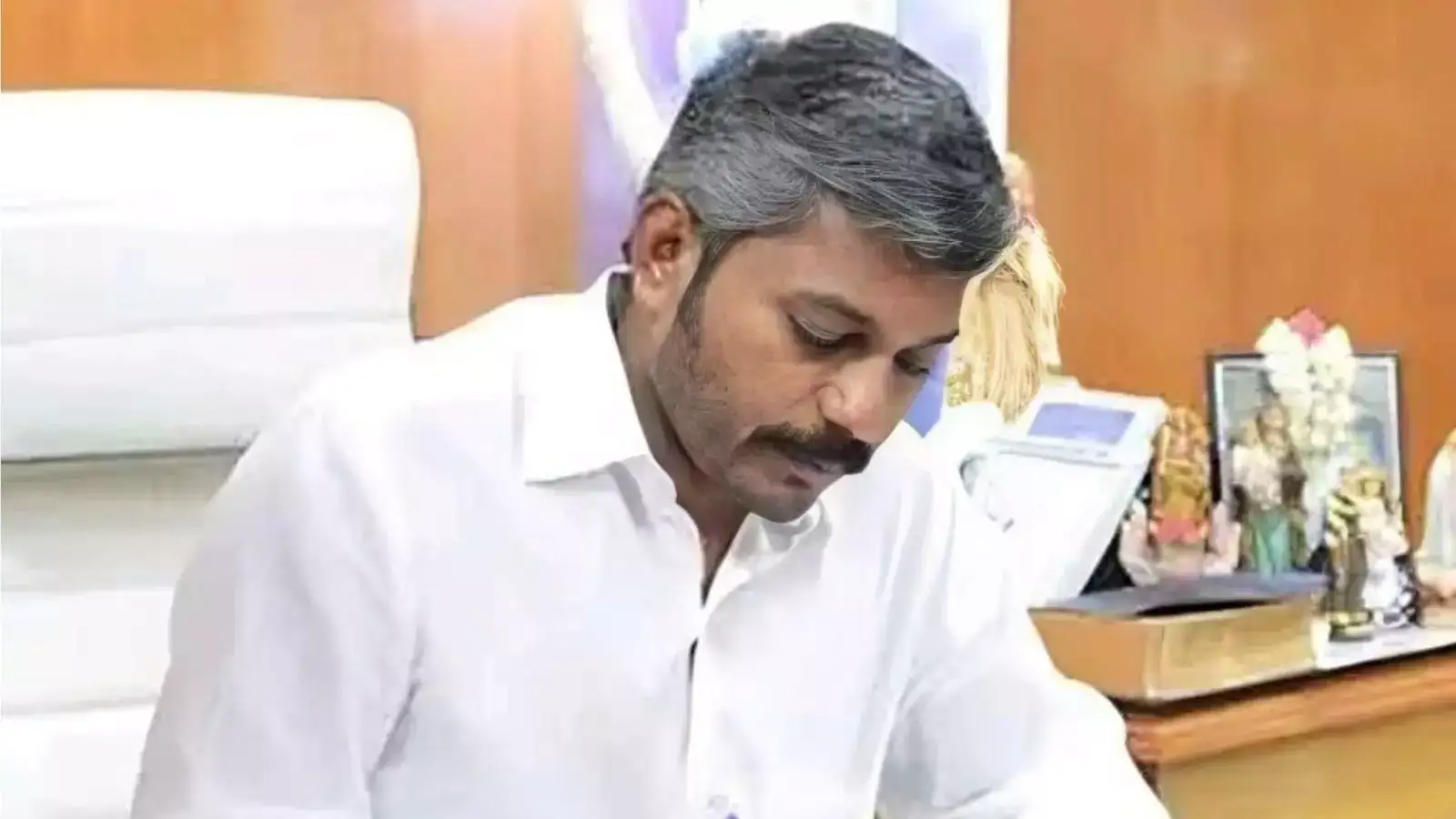 யார் இந்த மரிய வில்சன்? தவெகவில் இணைந்த பிரபலம்- ஜேப்பியார் மருமகன் டூ கல்வி தந்தை! 