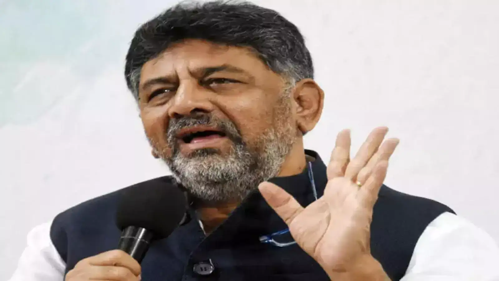 டிகே சிவக்குமார் கனவு டுமீல்... டெல்லி காட்டிய ரெட் சிக்னல்... ராமநகரா பெயர் அப்படியே தான்! 