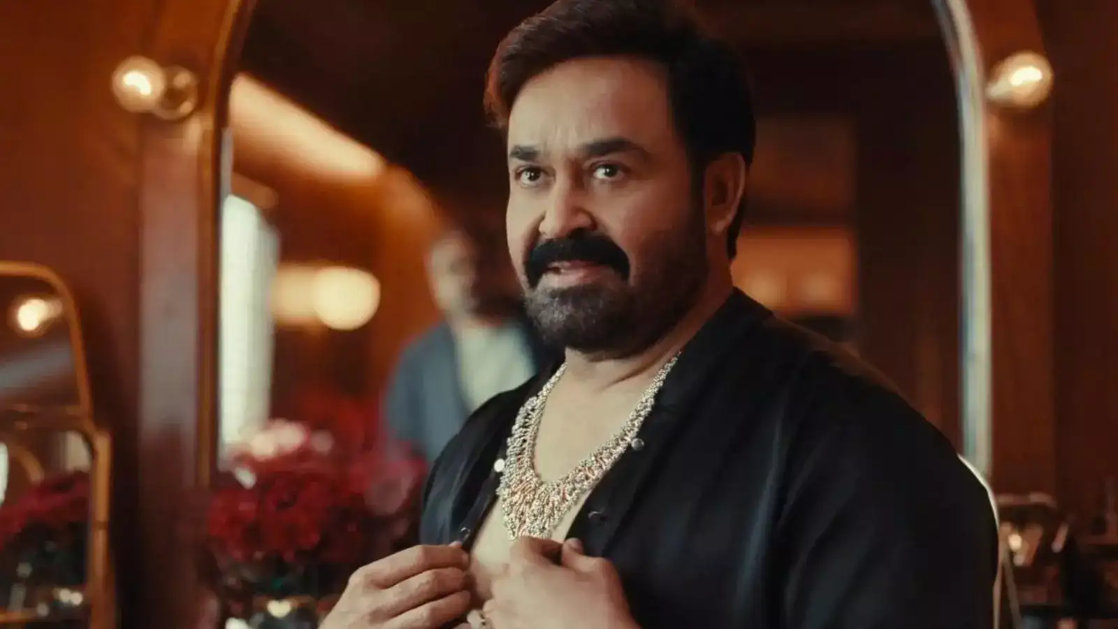 കോഴിക്കോടിനെ ഇളക്കിമറിച്ച് ലാലേട്ടൻ! കാമ്പ്രത്ത് സഹോദരന്മാർക്കൊപ്പം താരം; യഥാർത്ഥ വിജയം സംഭവിക്കേണ്ടത് വീട്ടിൽ നിന്നും