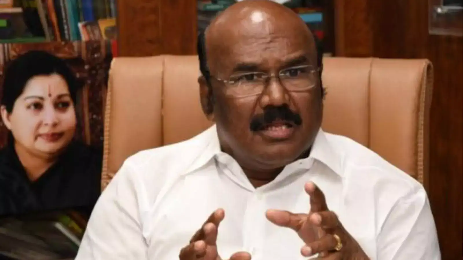 முடிசூடா மன்னனா இருந்தேன்.. என் தோல்விக்கு பாஜகதான் காரணம் - ஜெயக்குமார் பகிரங்க குற்றச்சாட்டு! 