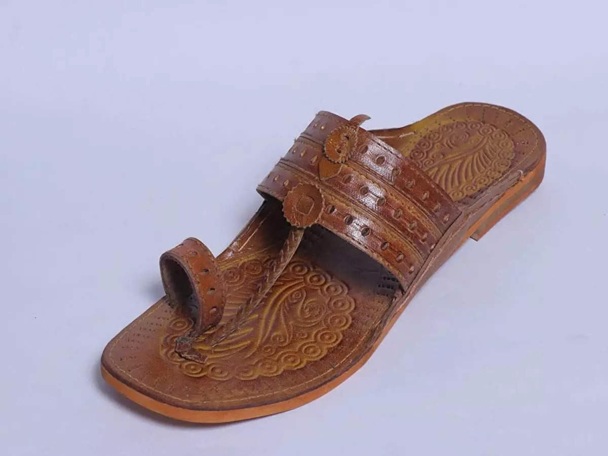 Naye design store ki chappal