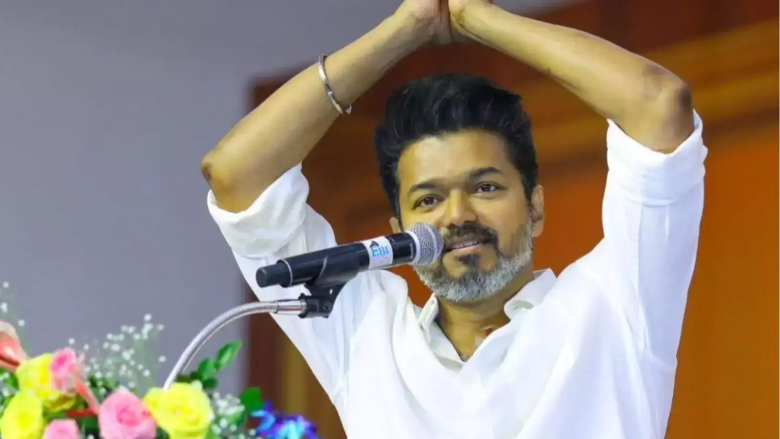 TVK Vijay: கொஞ்சம் வெயிட் பண்ணலாம்..அவசரம் வேண்டாம்..பிளானை மாற்றிய விஜய்..! 