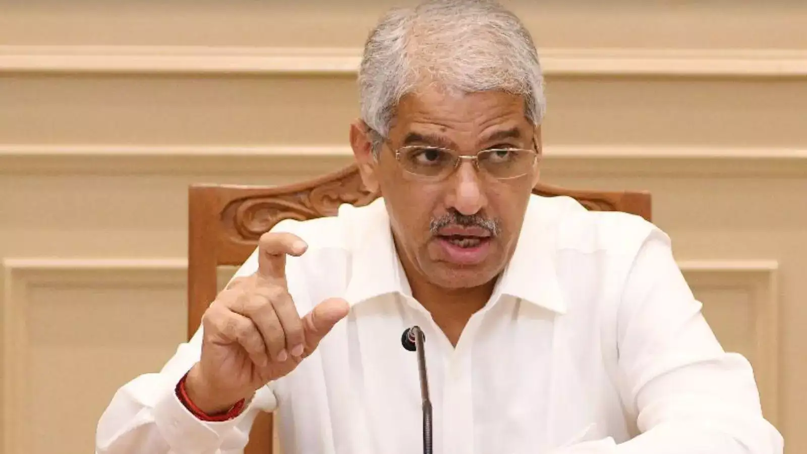 சிவ்தாஸ் மீனா போட்ட உத்தரவு: டைம் இல்ல, சீக்கிரம் முடிக்கணும் - பரபரப்பாகும் சென்னை 