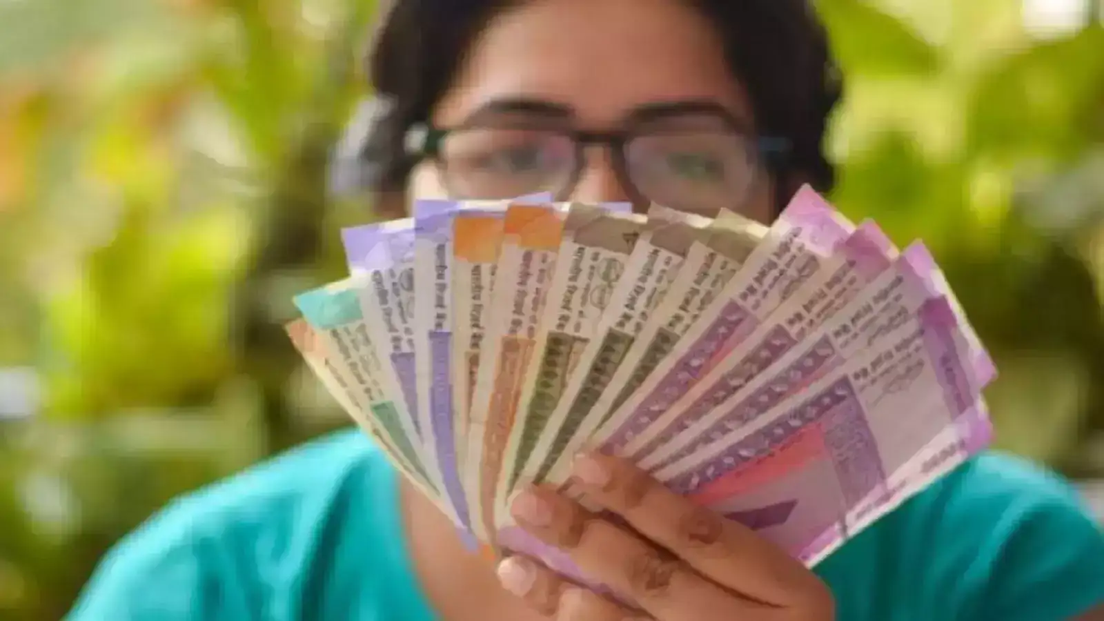 பெண்களுக்கு ரூ. 5 லட்சம் தரும் அரசின் அருமையான திட்டம்.. வட்டி கிடையாது: எப்படி பெறுவது? 