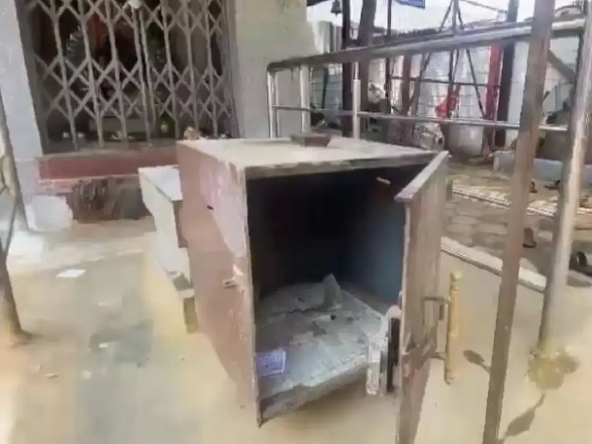 திருப்பூரில் கோயில் உண்டியலில் இருந்த பணம் திருட்டு 