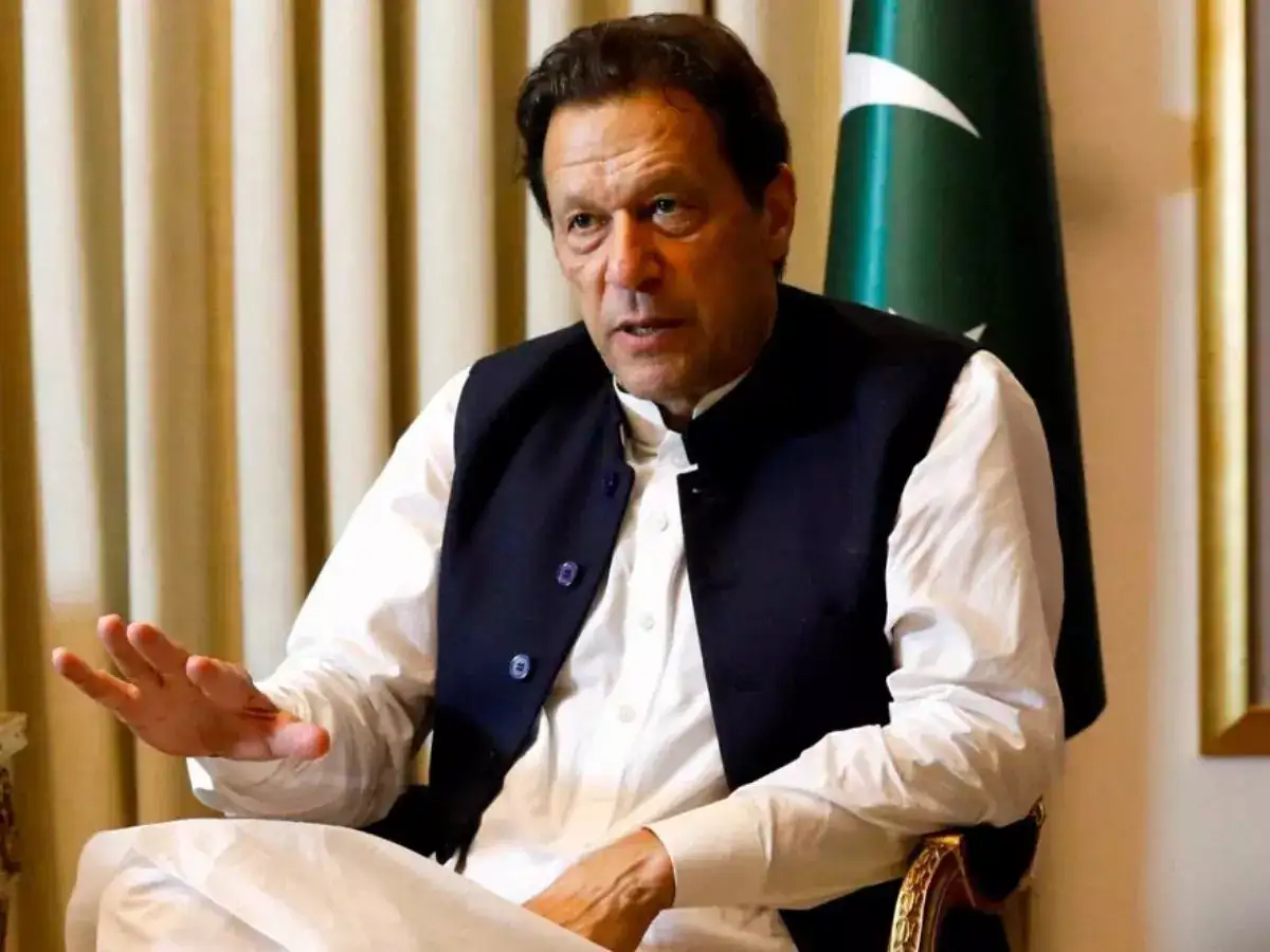 இம்ரான் கானை சித்ரவதை பண்றாங்க... பகீர் கிளப்பிய வழக்கறிஞர்.. பாகிஸ்தான் அரசியலில் பரபரப்பு..! 