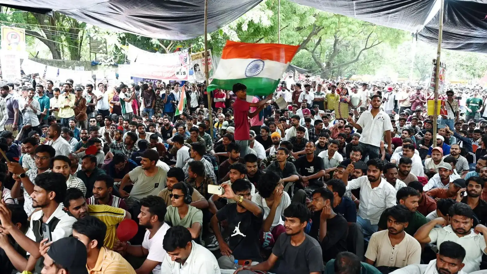 CJP Parliament March Live Updates: मानसून सत्र के पहले दिन कॉकरोच जनता पार्टी का संसद मार्च आज, पुलिस ने परमिशन से किया इनकार - live updates cockroach janata party cjp parliament march