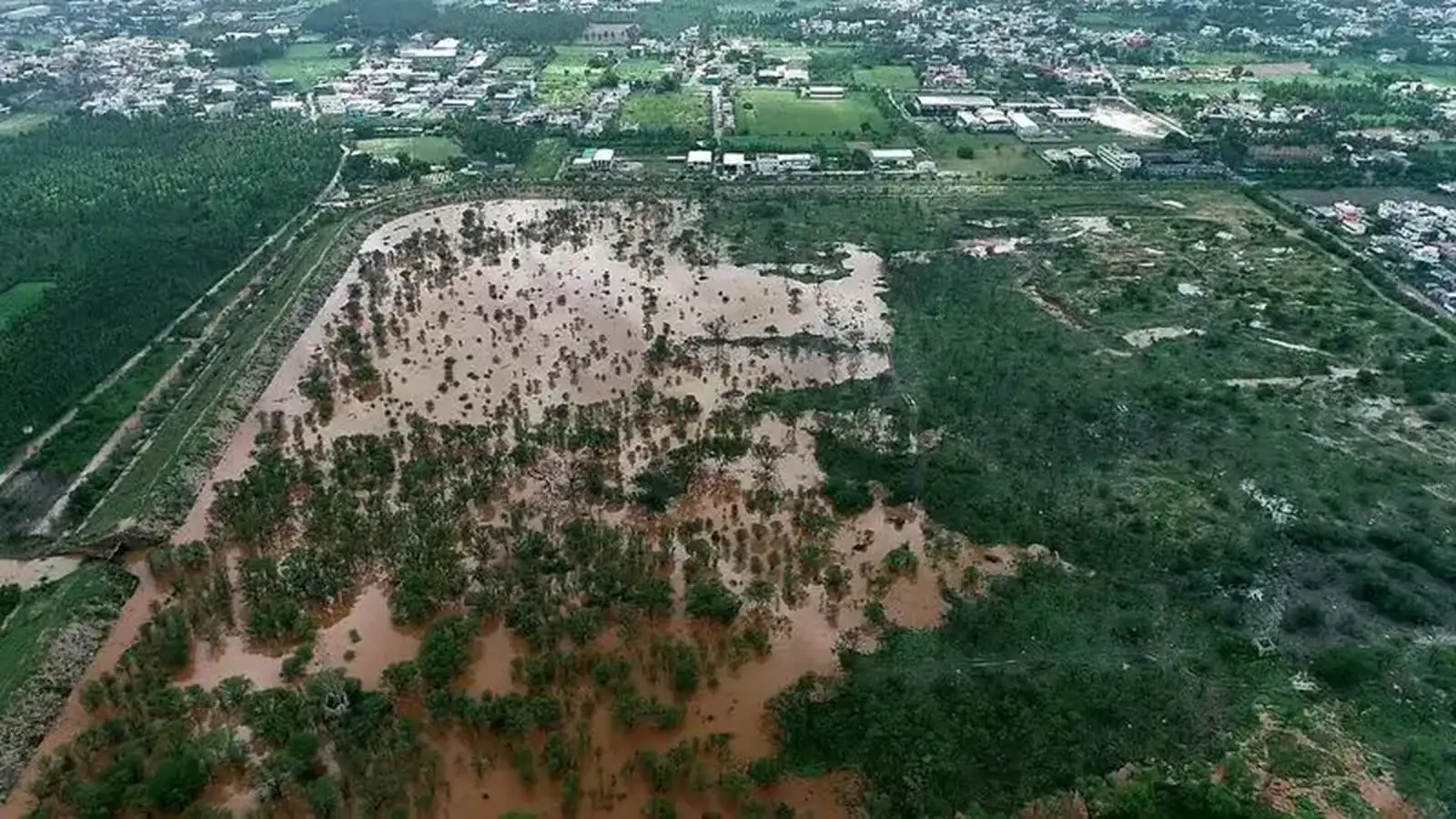 ஏரியில் சுத்திகரிக்கப்பட்ட கழிவுநீரை வெளியேற்றும் திட்டத்திற்கு மக்கள் எதிர்ப்பு! 