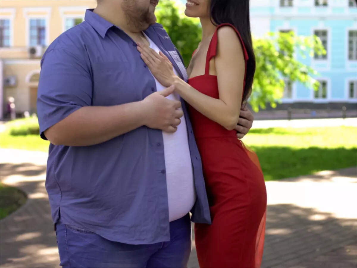 Weight And Sex,Obesity problem: मोटापे के कारण तबाह हो जाती है सेक्‍स लाइफ,  रोमांस में घुल सकती है कड़वाहट - how being overweight can impact your sex  life - Navbharat Times