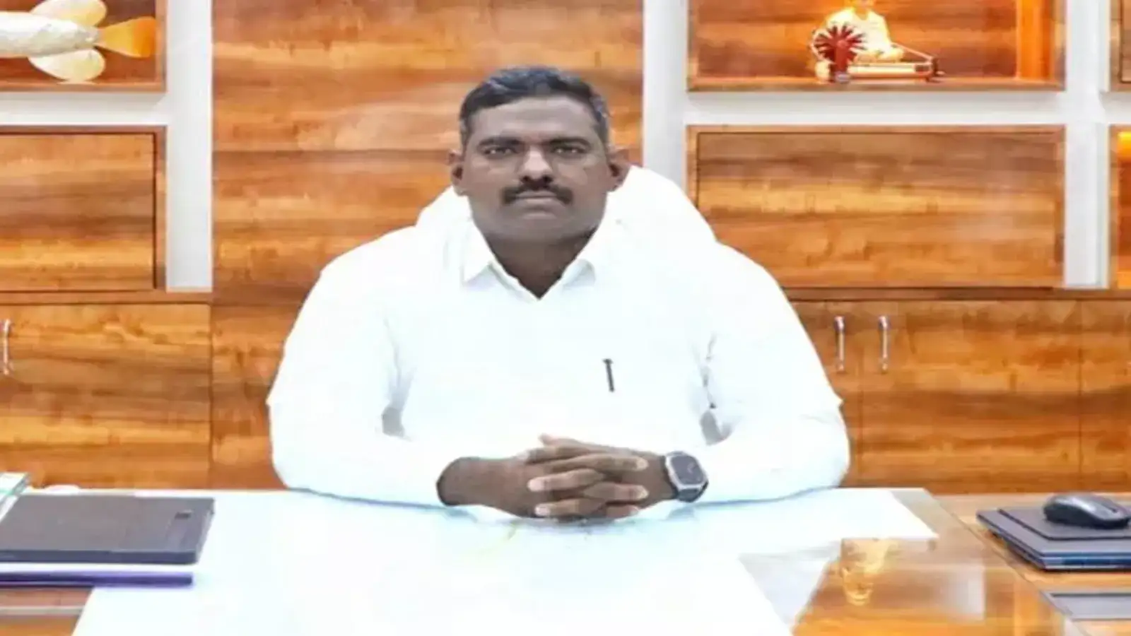 மதுரையில் சாலைகளில் திரியும் மாடுகள்! உரிமையாளர்கள் மீது கடும் நடவடிக்கை! மாநகராட்சி ஆணையர் எச்சரிக்கை! 