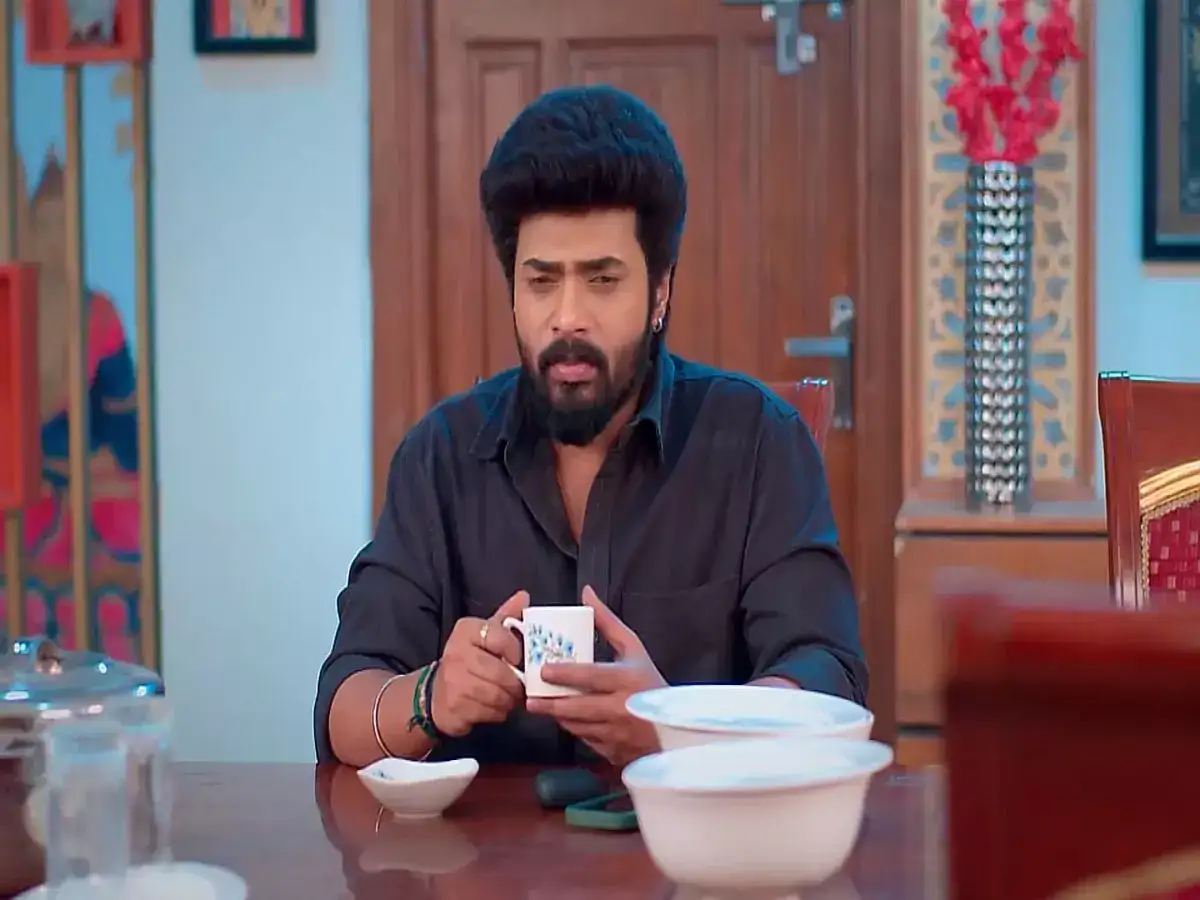 Karthigai deepam: கார்த்திக்கு எதிராகும் இசையமைப்பாளர் சிதம்பரம்.. அனல் பறக்கும் சவாலில் ஜெயிக்க போவது யார்? கார்த்திகை தீபம் இன்றைய எபிசோட் அப்டேட் 