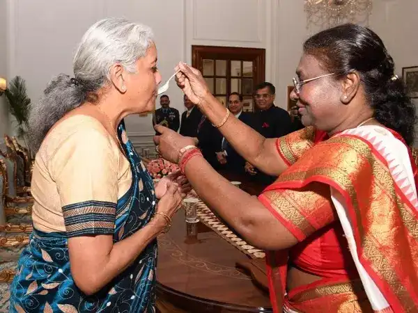 லட்சாதிபதியான ஒரு கோடி பெண்கள்.. பட்ஜெட்டில் வந்த அறிவிப்பு! 