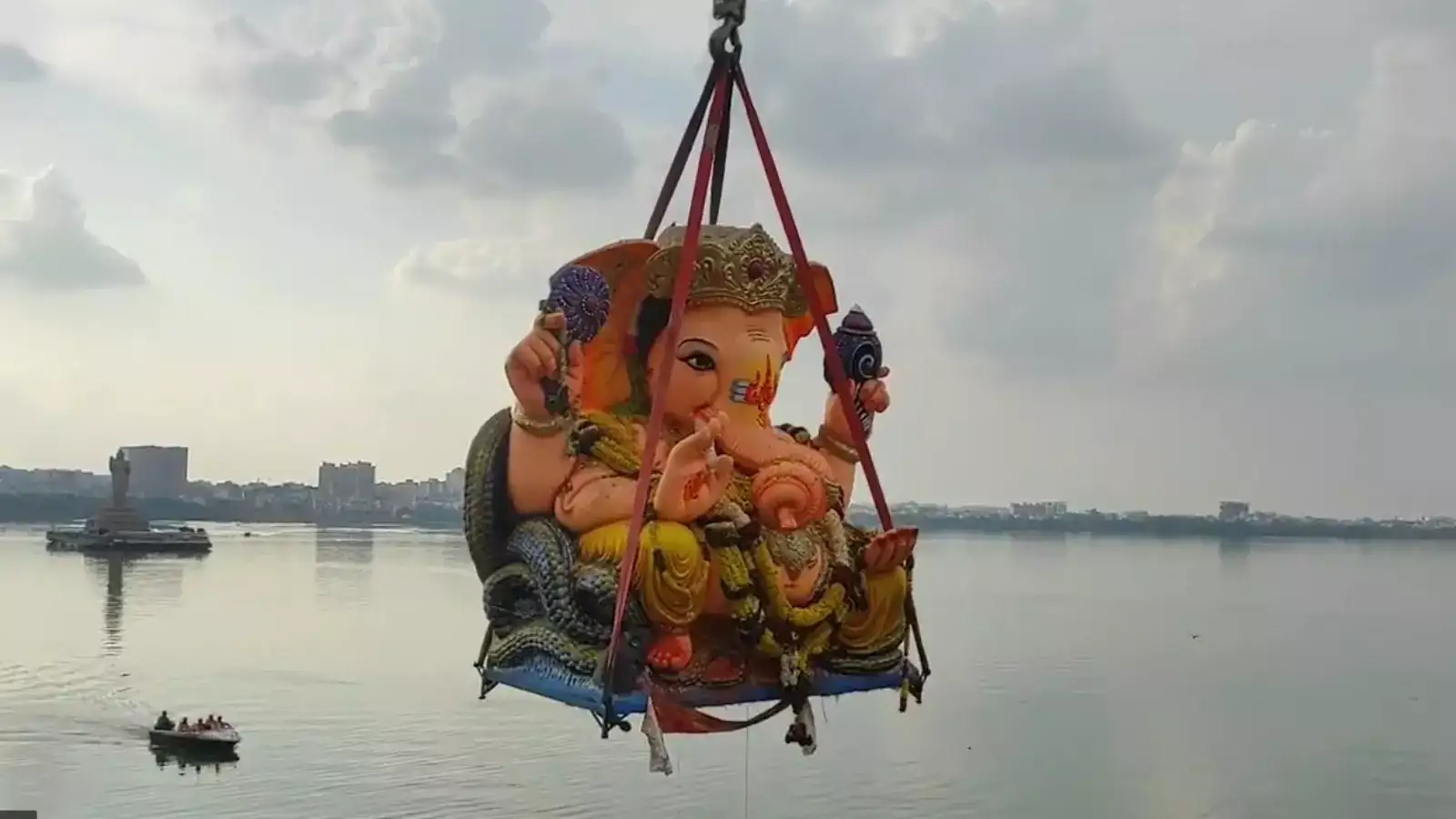 HYD గణేశ్‌ నిమజ్జనాలు.. అలాంటి వారికి నో ఎంట్రీ..!