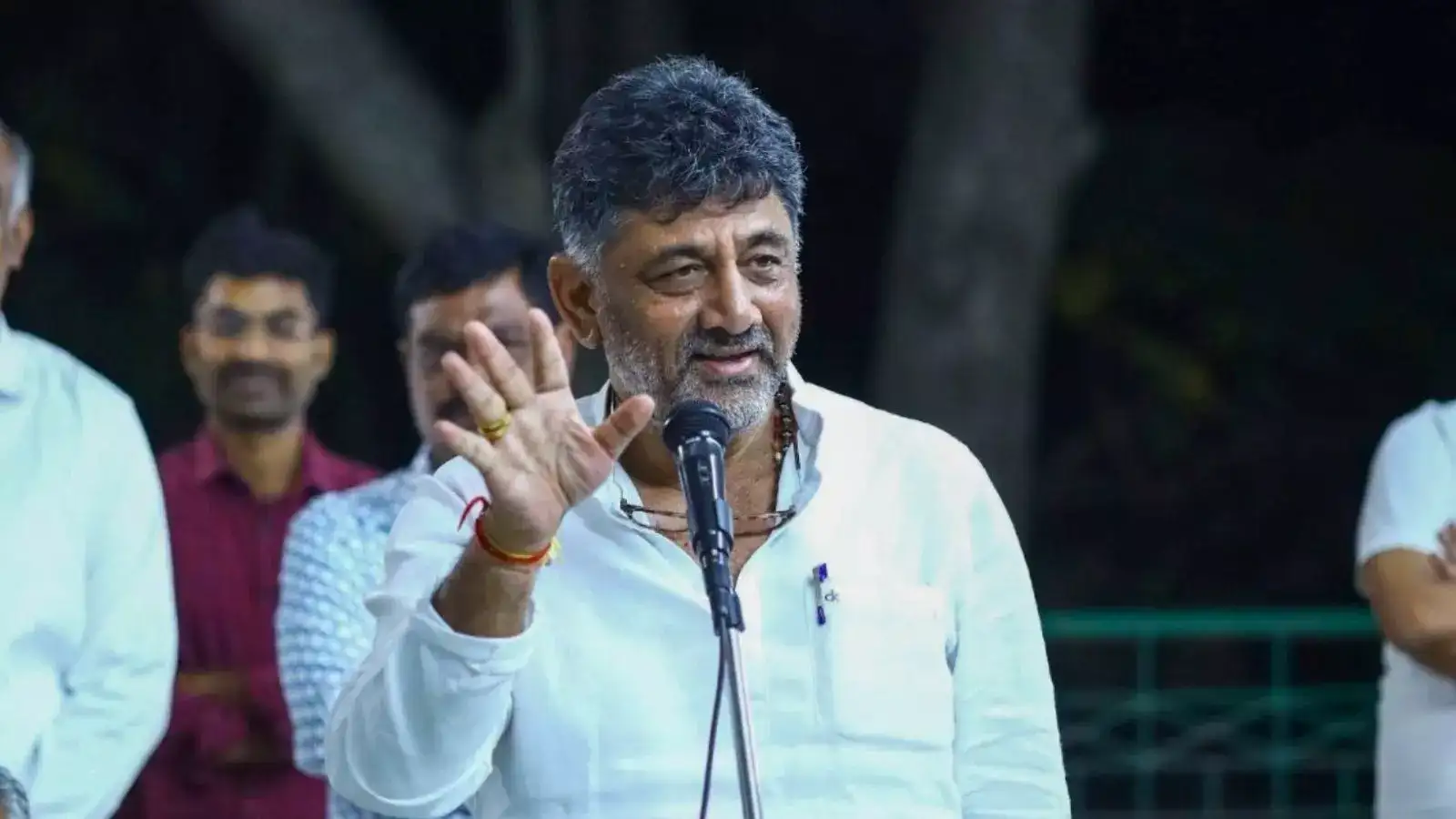 டி.கே.சிவக்குமார் தேர்தல் கணிப்பு இதுதான்... காங்கிரஸ் vs பாஜக... கர்நாடகா முடிவுகள் எப்படி இருக்கும்? 