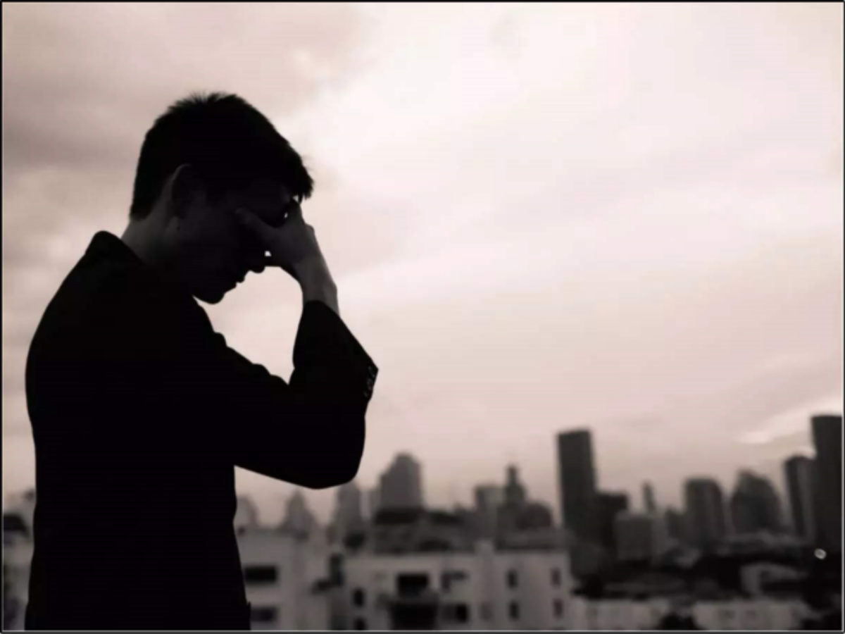 Tenth student committed suicide by jumping from the top of the apartment.. The reason is the same..!