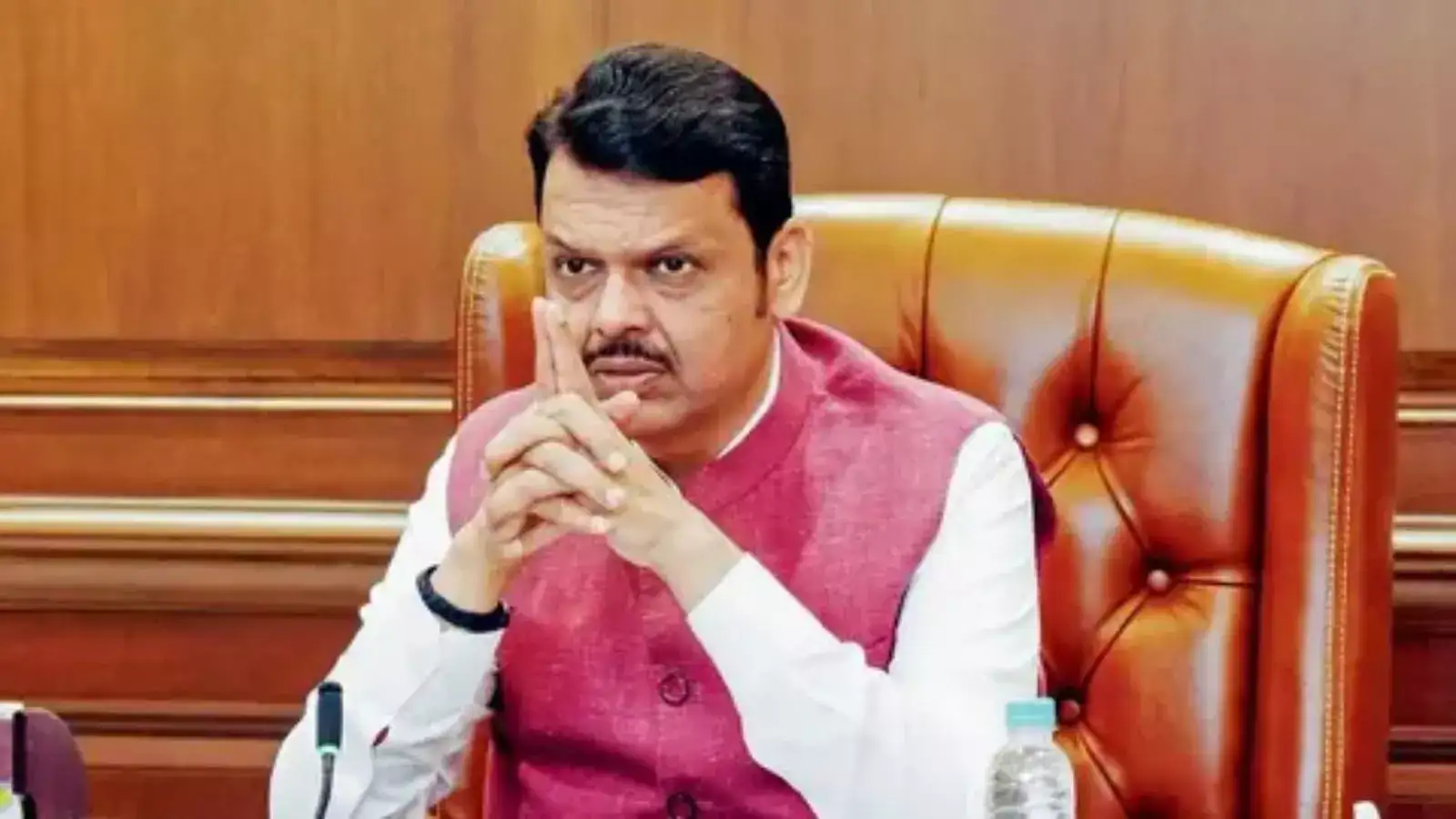 मुख्यमंत्र्यांसह मंत्र्यांची हाय व्होल्टेज बैठक; सिंहस्थ कुंभमेळ्यासंदर्भात मोठी घोषणा होणार? मुख्यमंत्र्यांसह मंत्र्यांची हाय व्होल्टेज बैठक; सिंहस्थ कुंभमेळ्यासंदर्भात मोठी घोषणा होणार?