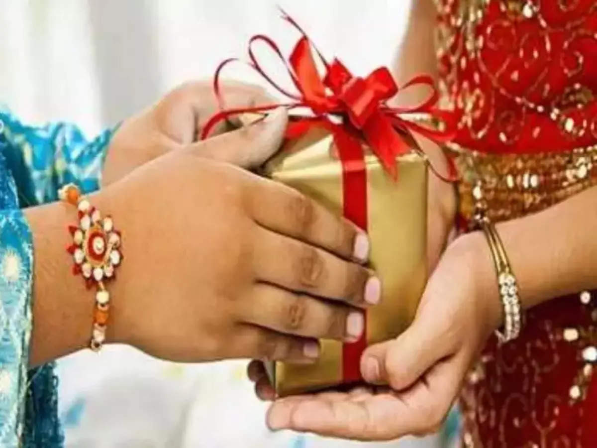 Last-Minute Gifts Ideas to Surprise Your Sister on Raksha Bandhan - Ferns N  Petals