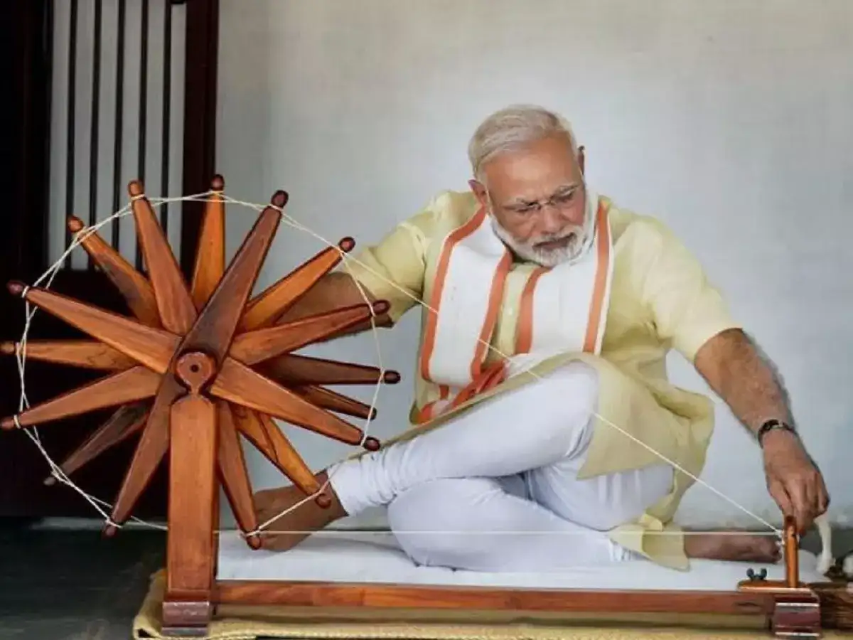 தீபாவளி விற்பனை.. கதர் பொருட்களை வாங்க பிரதமர் மோடி வேண்டுகோள்! 