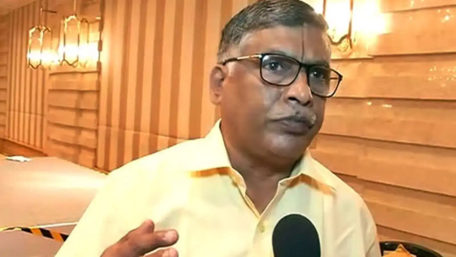 அதிமுக மட்டும் அதை முடிவு செய்ய முடியாது.. இல்லன்னா எதிர்க்கட்சி வரிசையிலதான் உட்காரணும்.. துக்ளக் ரமேஷ் அதிரடி! 