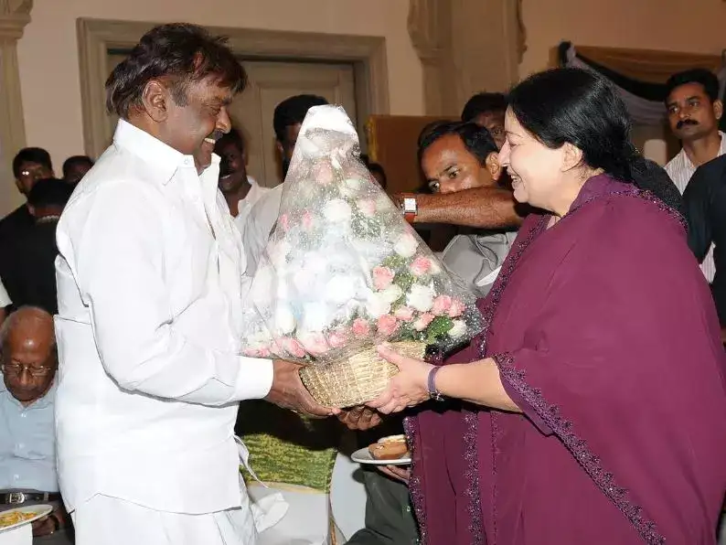 2011 - ஜெயலலிதா முதல்வராக உறுதுணையாக இருந்தவர் - விஜயகாந்துக்கு ஓபிஎஸ் புகழாரம்! 