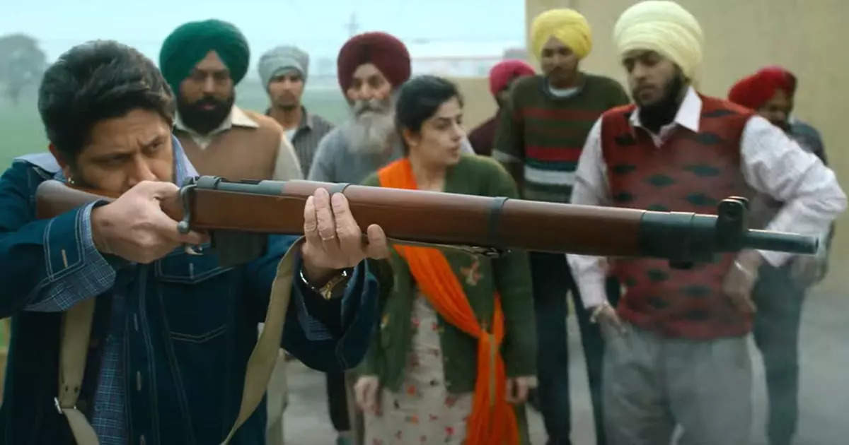 'Banda Singh Chaudhary' Trailer: Arshad Warsi takes up sword against oppression, fights for the country and stays at home