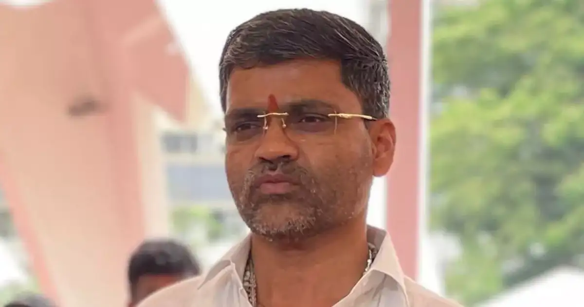 नीलेश लंकेंना आव्हान; अजितदादांनी काय त्रास दिला ते सांगा नीलेश लंकेंना आव्हान; अजितदादांनी काय त्रास दिला ते सांगा