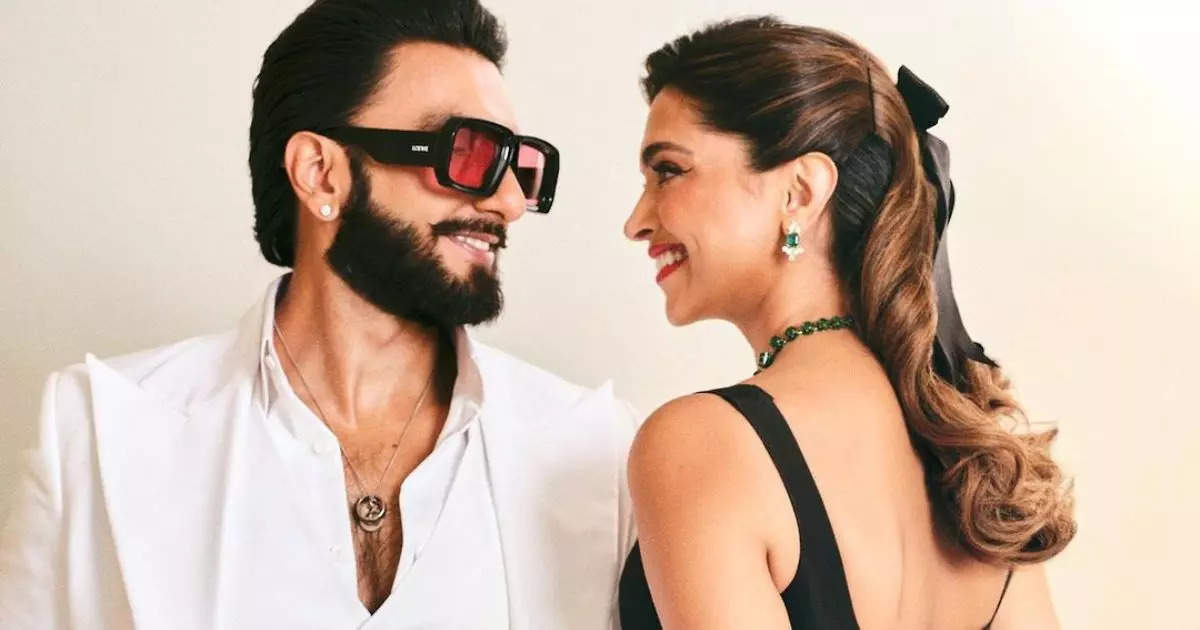 Pregnant Deepika Padukone felt scared in the crowd, husband Ranveer helped her