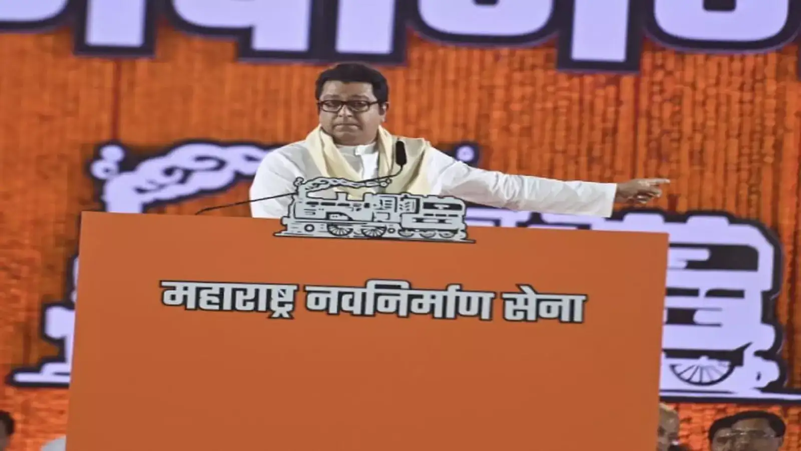 Raj Thackeray: इतिहास व्हॉट्सॲपवरुन समजत नाही; मनसेच्या गुढीपाडवा मेळाव्यात राज ठाकरेंचे प्रतिपादन Raj Thackeray: इतिहास व्हॉट्सॲपवरुन समजत नाही; मनसेच्या गुढीपाडवा मेळाव्यात राज ठाकरेंचे प्रतिपादन