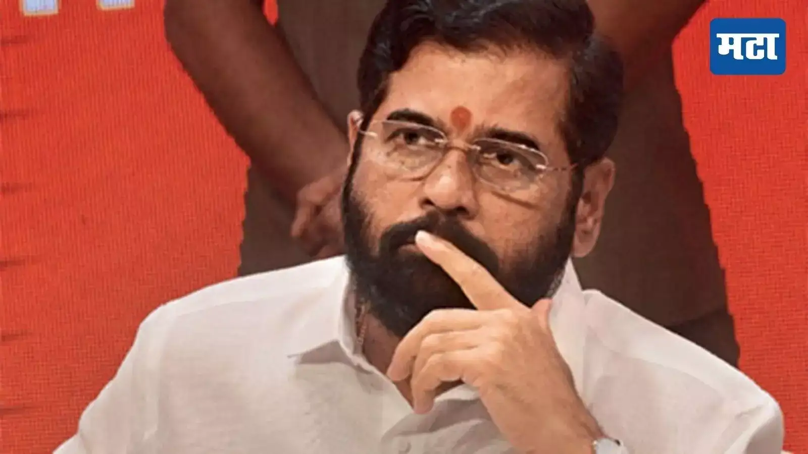 वादग्रस्त विधानं, शिंदेंकडून समज, आमदाराच्या बॅनरवरून ‘भाईं’चा फोटो, पक्षाचं नाव, चिन्हही गायब वादग्रस्त विधानं, शिंदेंकडून समज, आमदाराच्या बॅनरवरून ‘भाईं’चा फोटो, पक्षाचं नाव, चिन्हही गायब
