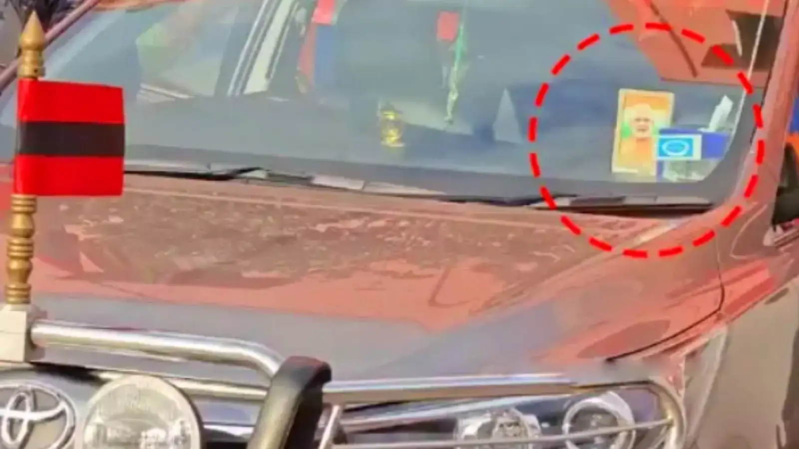 மதிமுக செயல் வீரர்கள் கூட்டம்.. நிர்வாகியின் காரில் பிரதமர் மோடியின் புகைப்படம் - அடுத்து நடந்த சம்பவம்! 