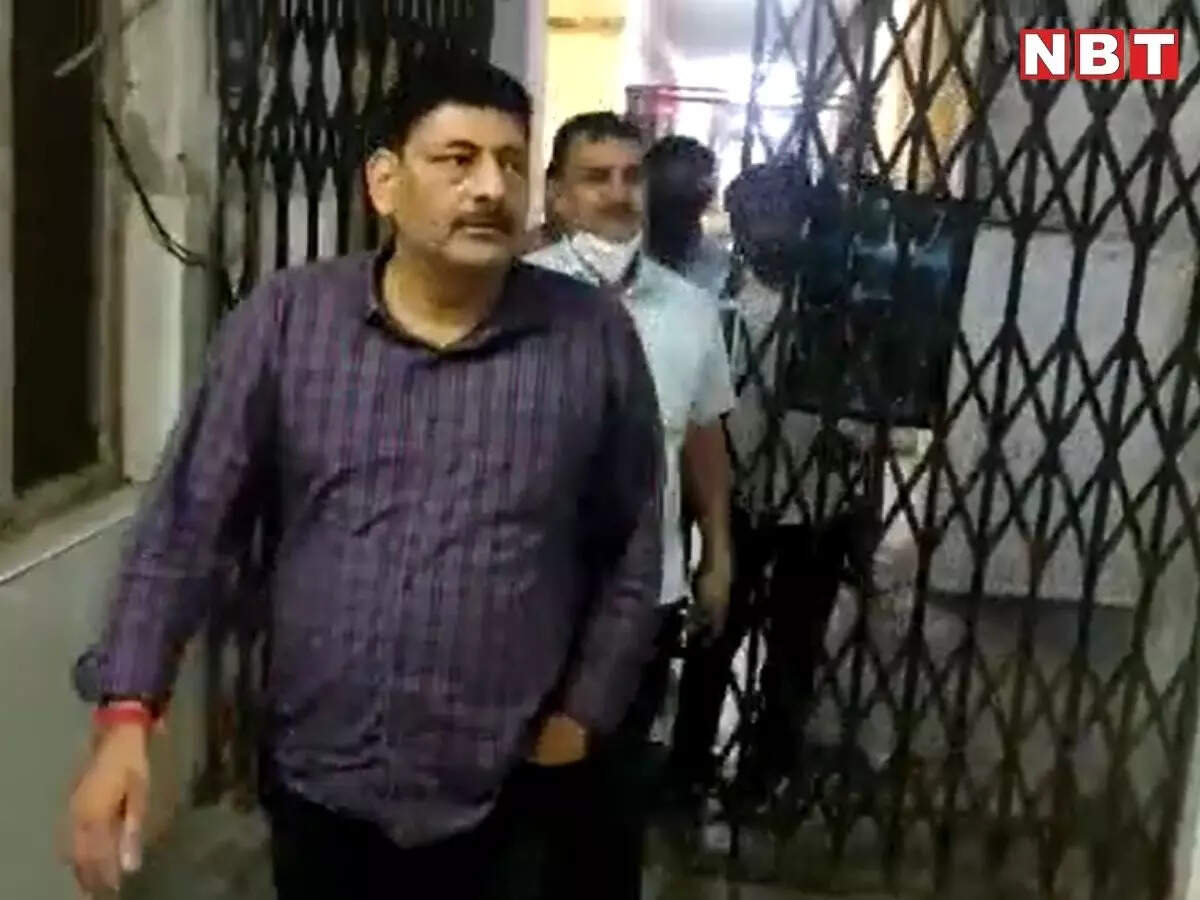 woman constable arrested in rajasthan police dsp viral video case: राजस्थान  पुलिस की महिला कांस्टेबल को डीएसपी वायरल वीडियो केस में गिरफ्तार किया गया