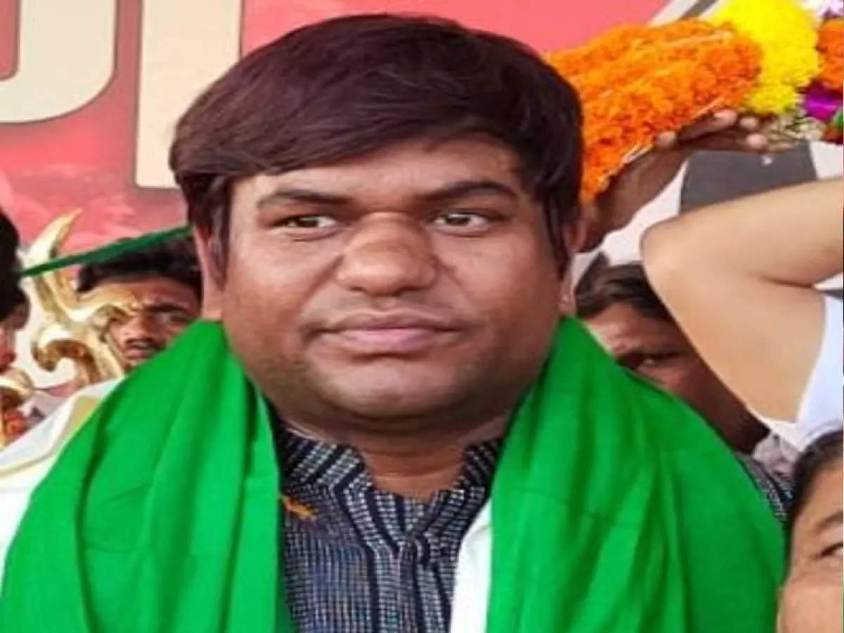 muzaffarpur bochahan upchunav bjp has time to decision on minister mukesh  sahni bihar by election : मुकेश सहनी की बिहार में फंस गई कुर्सी...गए थे  यूपी में बीजेपी को हराने, मंत्री पद