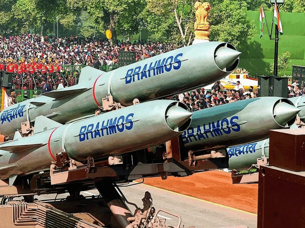 मेक इन इंडिया हथियार... जो पाकिस्तान के कान से निकाल देंगे धुआं! - top 10 make in india weapons of india brahmos missile agni missile know list - Navbharat Times