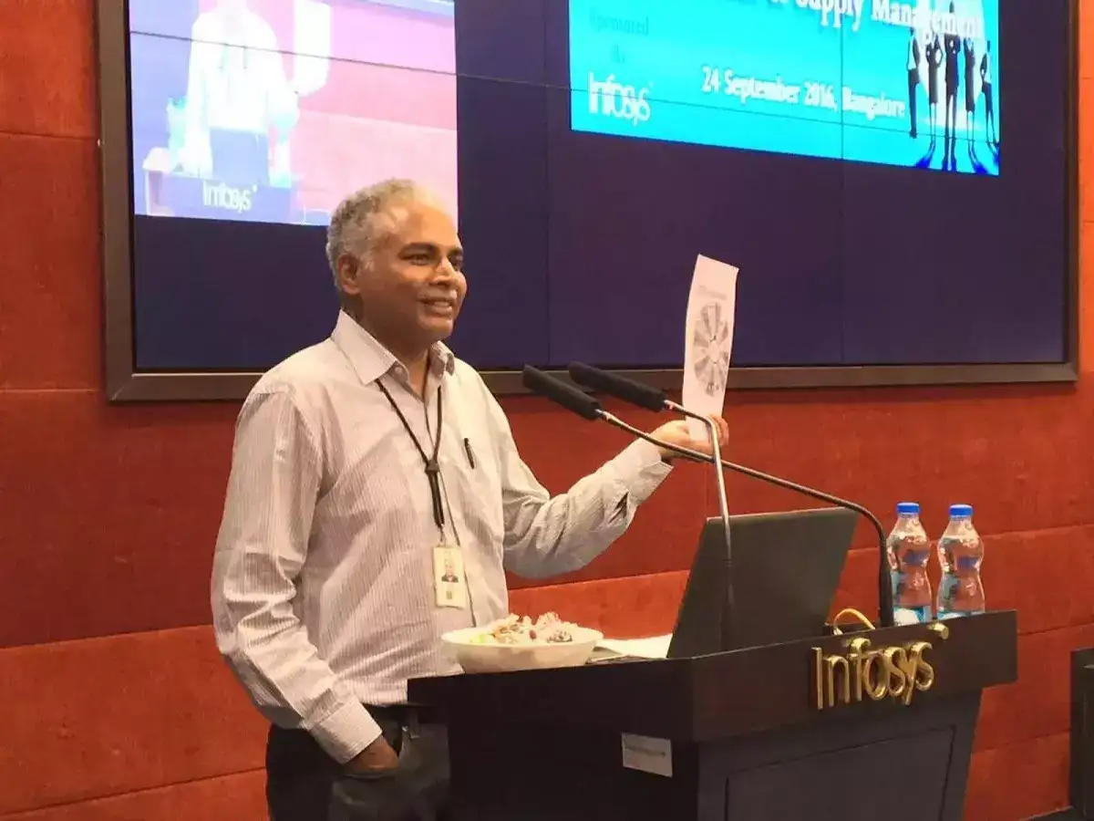 பெரிய தலையை இழந்த இன்ஃபோசிஸ்.. வளைத்து போட்ட அக்சென்ச்சர்! 