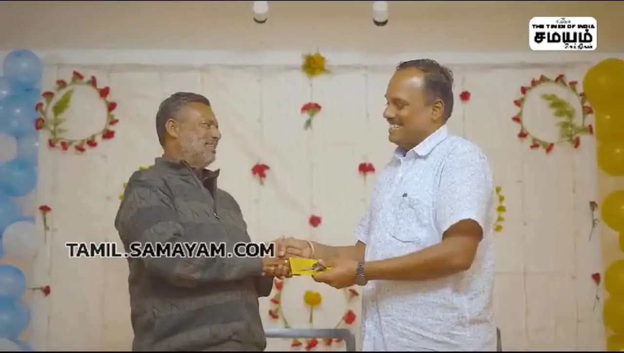 என்னா மனுஷன்யா! தனது ஊழியர்களுக்கு அவர்கள் விரும்பிய வாகனத்தை போனசாக கொடுத்த எஸ்டேட் உரிமையாளர்! 