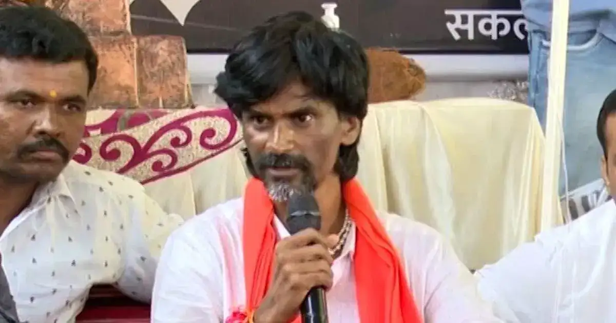 लाखोंची गर्दी जमवली, सभा गाजवली, जरांगे पाटलांचं ‘पाऊल पडती पुढे’, उद्यापासून पुन्हा मोहिमेवर! लाखोंची गर्दी जमवली, सभा गाजवली, जरांगे पाटलांचं ‘पाऊल पडती पुढे’, उद्यापासून पुन्हा मोहिमेवर!