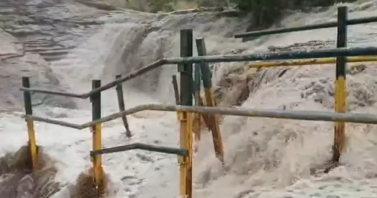 தேனி கும்பக்கரை அருவியில் வெள்ளப்பெருக்கு; சுற்றுலா பயணிகள் செல்ல தடை! 