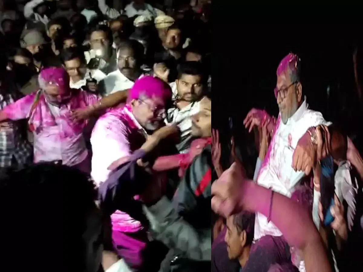 ‘स्वाभिमानी’च्या आंदोलनाला यश, पण अतिउत्साही कार्यकर्त्यांकडून नको ते घडलं, शेट्टींकडून दिलगिरी ‘स्वाभिमानी’च्या आंदोलनाला यश, पण अतिउत्साही कार्यकर्त्यांकडून नको ते घडलं, शेट्टींकडून दिलगिरी