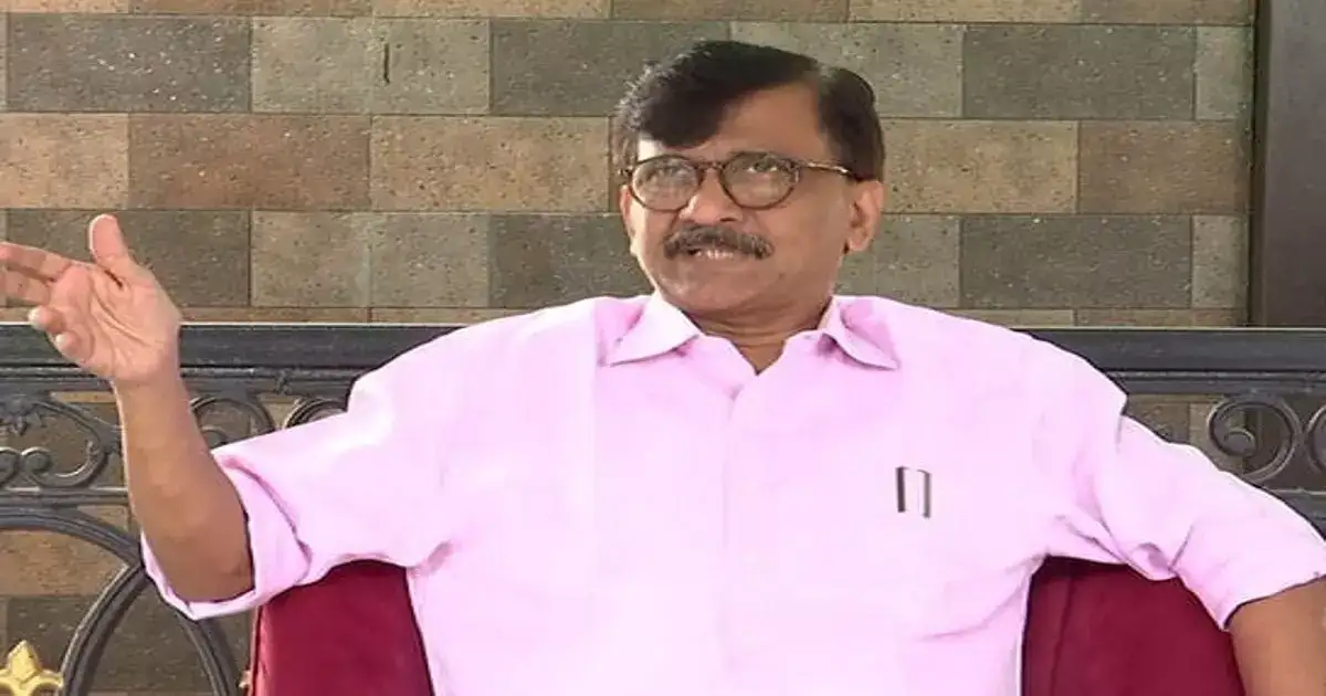 मोठ्या पवारांना शुभेच्छा, छोट्या पवारांना आशीर्वाद मधले पवार चुकीच्या झाडाला लटकलेत, राऊतांची घणाघाती टीका मोठ्या पवारांना शुभेच्छा, छोट्या पवारांना आशीर्वाद मधले पवार चुकीच्या झाडाला लटकलेत, राऊतांची घणाघाती टीका