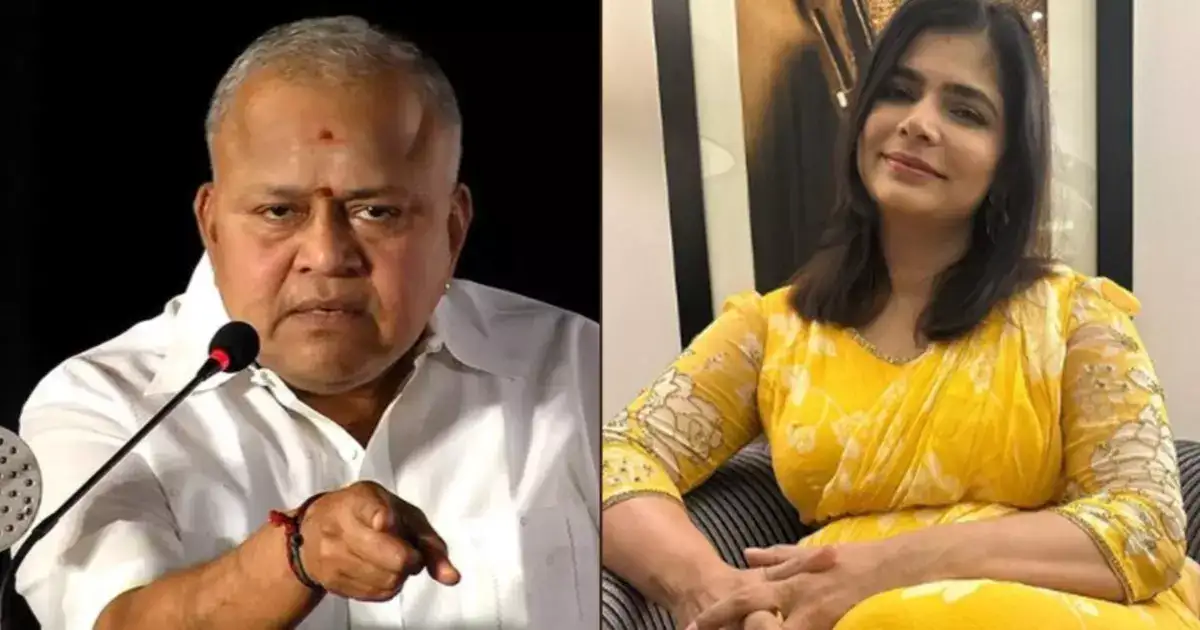 உள்ளே விட மாட்டோம்ன்னு சொன்ன ராதாரவி: அப்யூசிவ் ஆளு இருக்கும் இடத்துக்கு போகணும்னு அவசியமில்ல: சின்மயி பதிலடி.! 