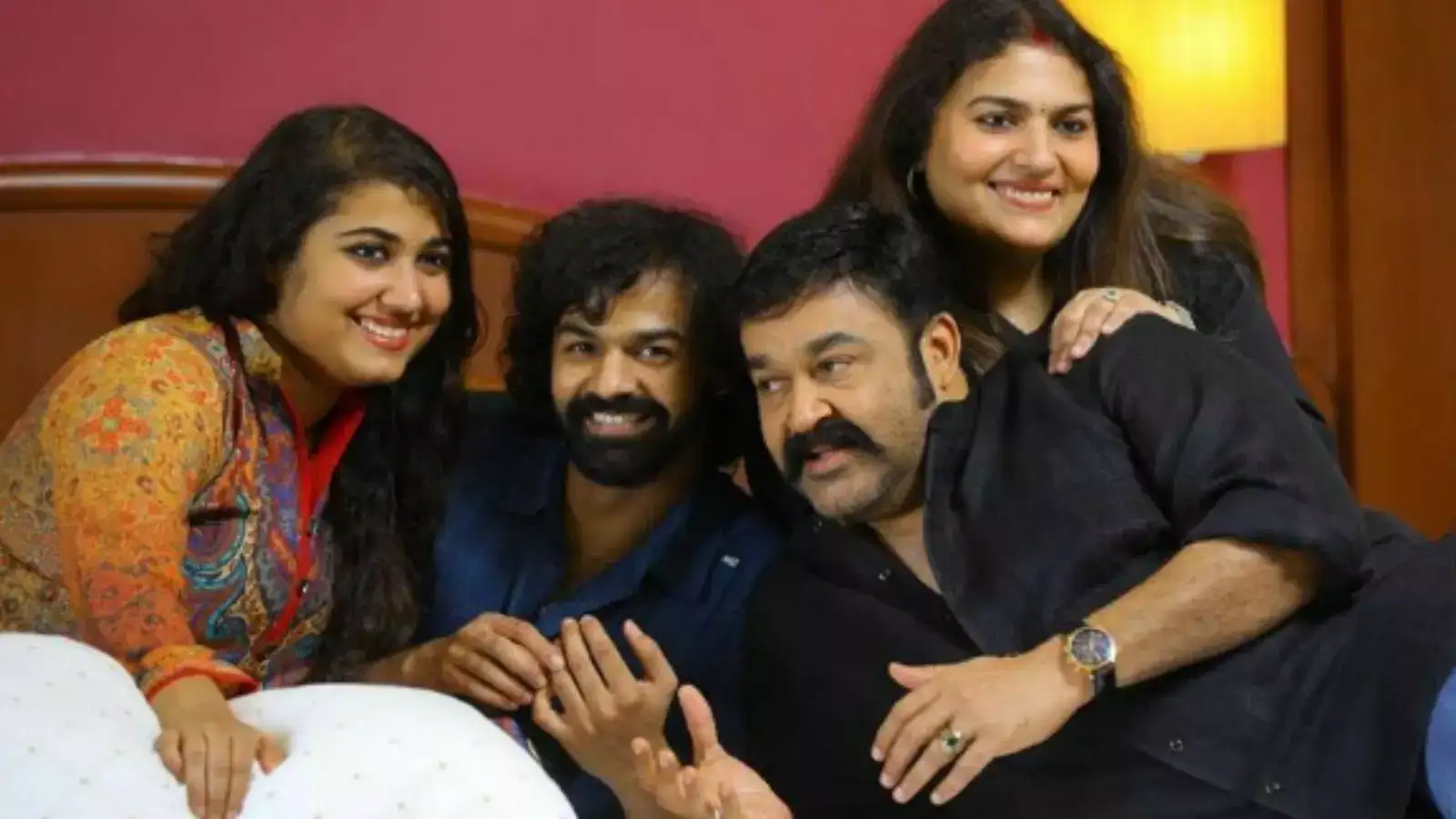 സുചിത്ര പറഞ്ഞ ആ ദിവസം! എമ്പുരാൻ റിലീസ് മാത്രമല്ല, ലാലിൻറെ ജീവിതത്തിലെ മറ്റൊരു സന്തോഷദിനം; മകൾക്ക് ആശംസകളേകി താരം