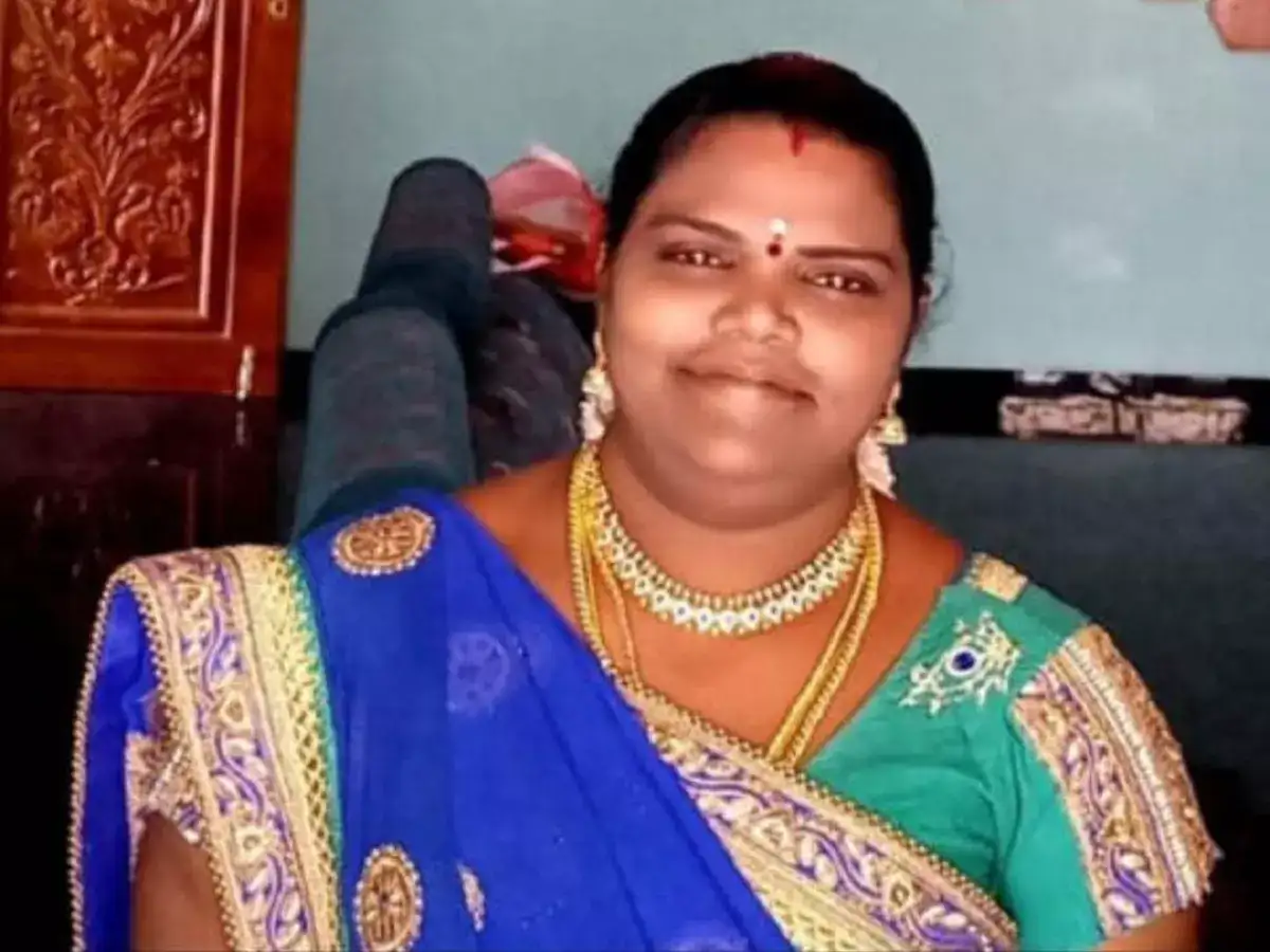 போலி சான்றிதழ் கொடுத்து 24 ஆண்டுகளாக ஆசிரியர் பணி... பெண் மீது வழக்குப்பதிவு 