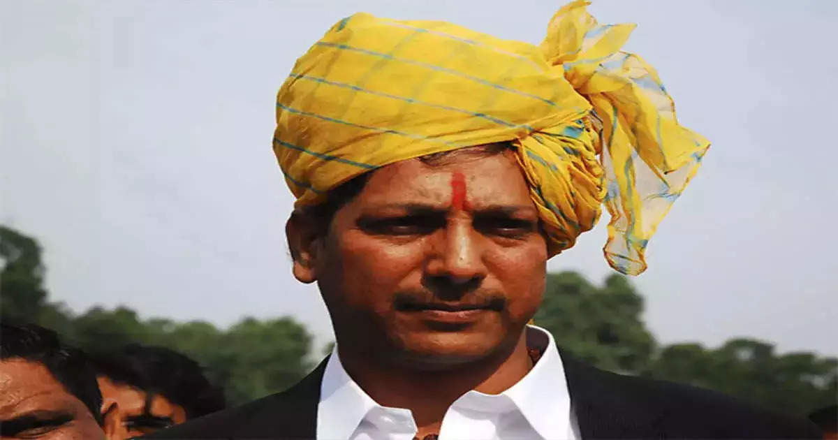 कौन हैं गहलोत सरकार पर हमलावर राजेंद्र गुढ़ा, जिनके खुलासे से बैकफुट पर आ गई राजस्थान सरकार