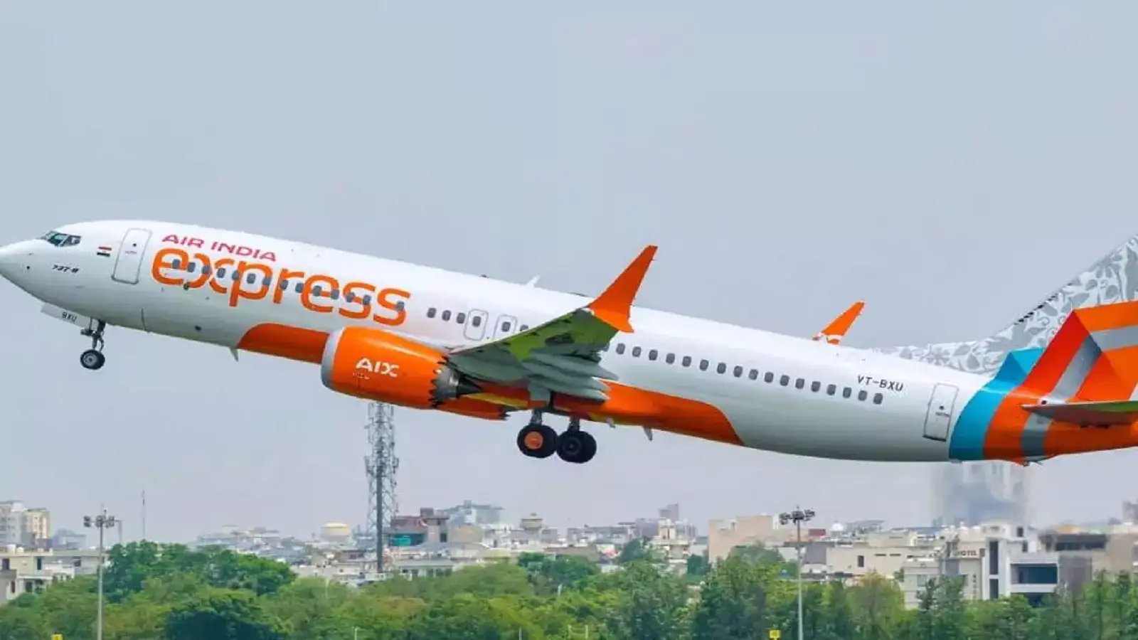 குறைந்த செலவில் விமானத்தில் பறக்க சூப்பர் வாய்ப்பு.. ஏர் இந்தியா எக்ஸ்பிரஸ் அறிவிப்பு! 