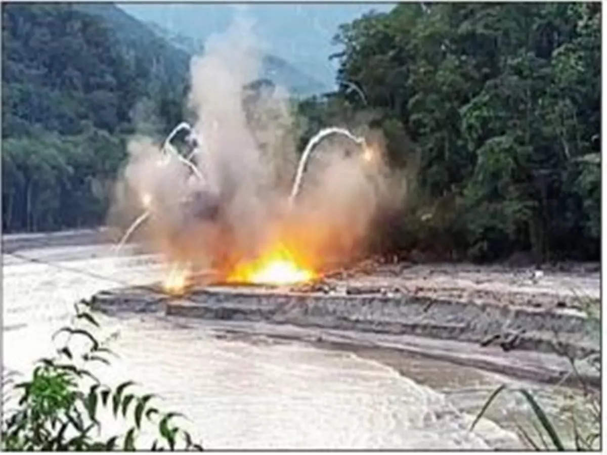 Siliguri News: তিস্তার চর এখন ‘কিলিং ফিল্ড’ – indian army explosive washed away in flash flood and reached at teesta bank